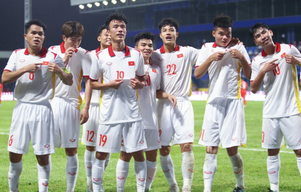 U23 Việt Nam vươn lên đứng đầu bảng C sau trận gặp Singapore