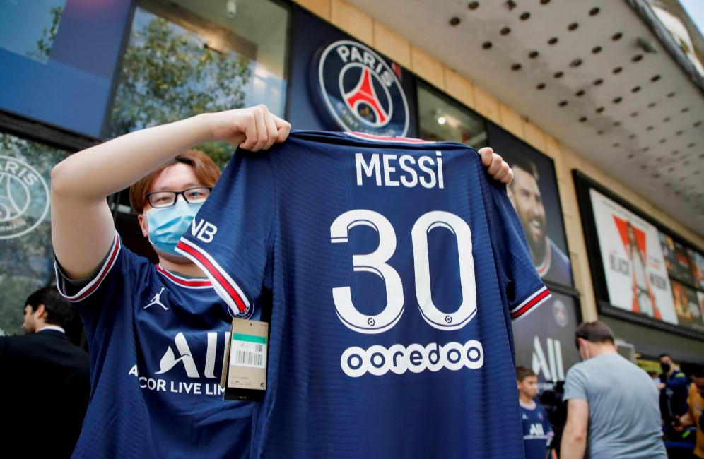 Giám đốc PSG tiết lộ nhu cầu mua áo đấu của Messi tăng lên