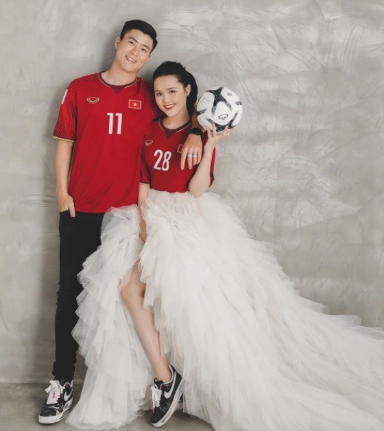Duy Mạnh - Quỳnh Anh cặp đôi đẹp trong làng bóng đá Việt