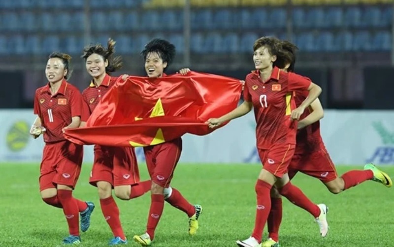 Mức lương của các cầu thủ nữ Việt Nam rất thấp với tiền công chỉ từ 80k đến 175k 