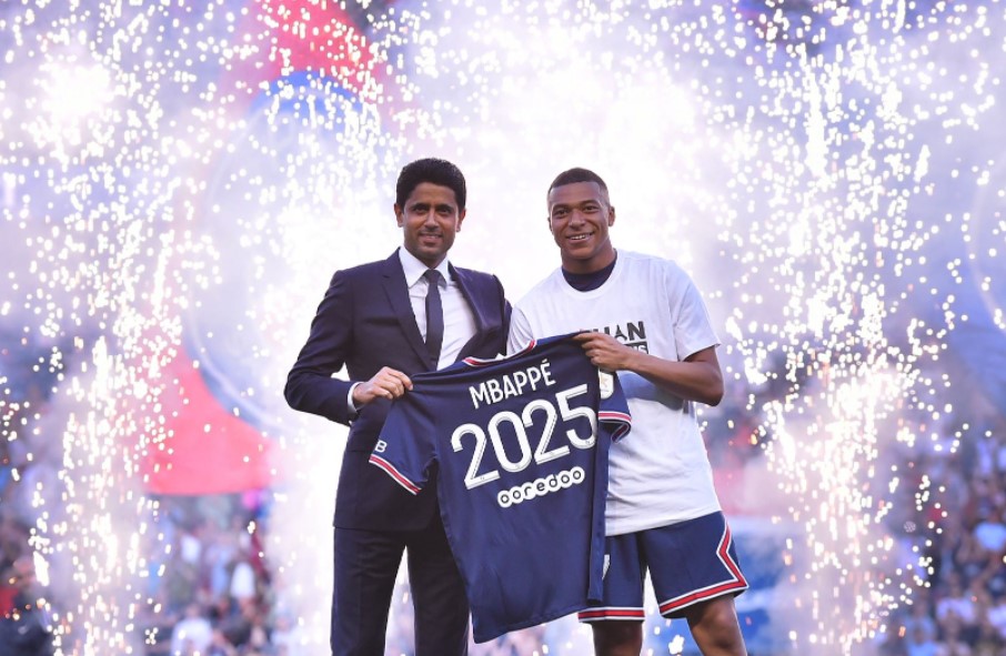 Kylian Mbappe sẽ ở lại PSG đến năm 2025