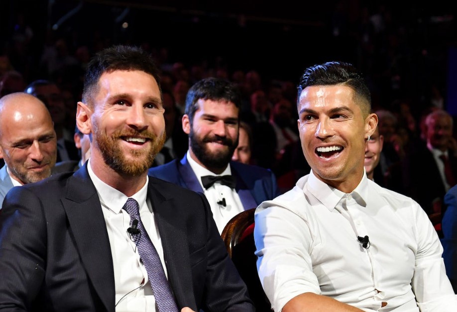 Messi và Ronaldo, ai mới là tiền đạo xuất sắc nhất?