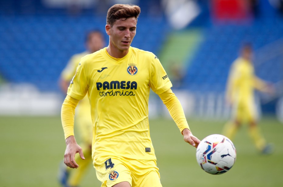 Pau Torres của Villarreal đang là mục tiêu của Barca