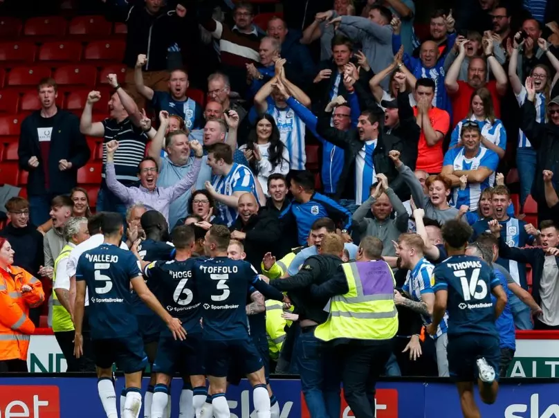 Hiện Huddersfield Town đang đứng thứ 21 trên BXH giải hạng nhất Anh